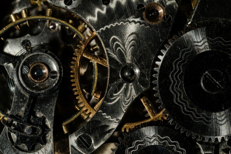 Tela y cuero en tonos dorados para un disfraz steampunk